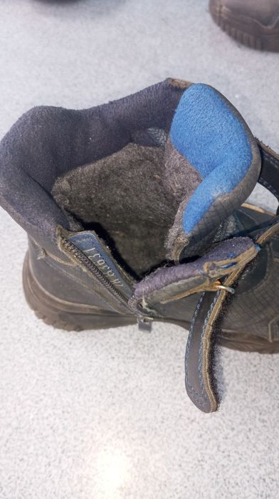 Мальчику обувь разного размера