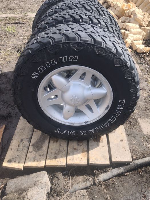 Продаю комплект шин с дисками