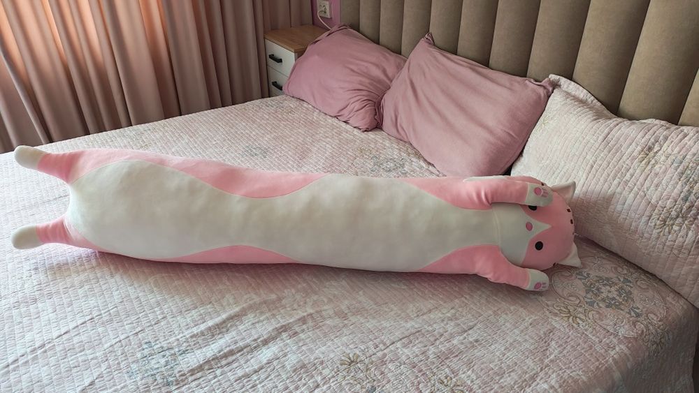 Детская подушка в форме длинной кошки