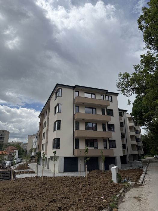 Двустаен апартамент 88кв.м кв.БОРОВЕЦ ул.Росица 7