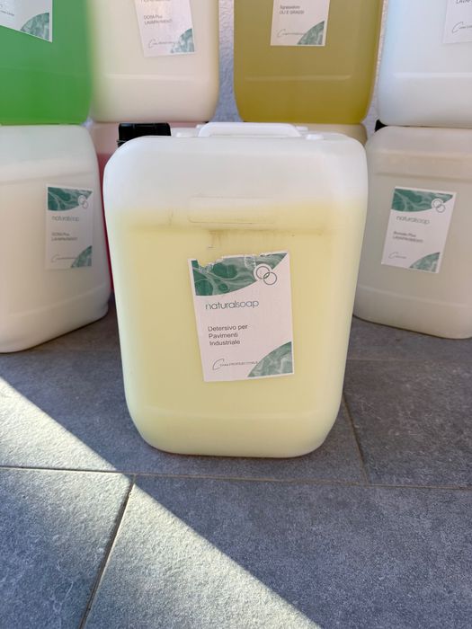 Vând produse de curățenie la bidon de 20 litri