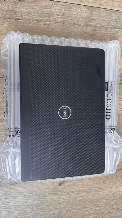 Лаптоп Dell Latudite 7310 FHD 13.3”  / Intel i5- 10310u 16GB RAM 256GB SSD / Windows 11 Pro
