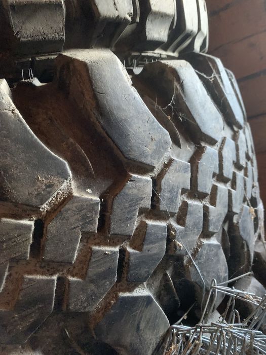 Anvelope 35 12.5 R15 CST