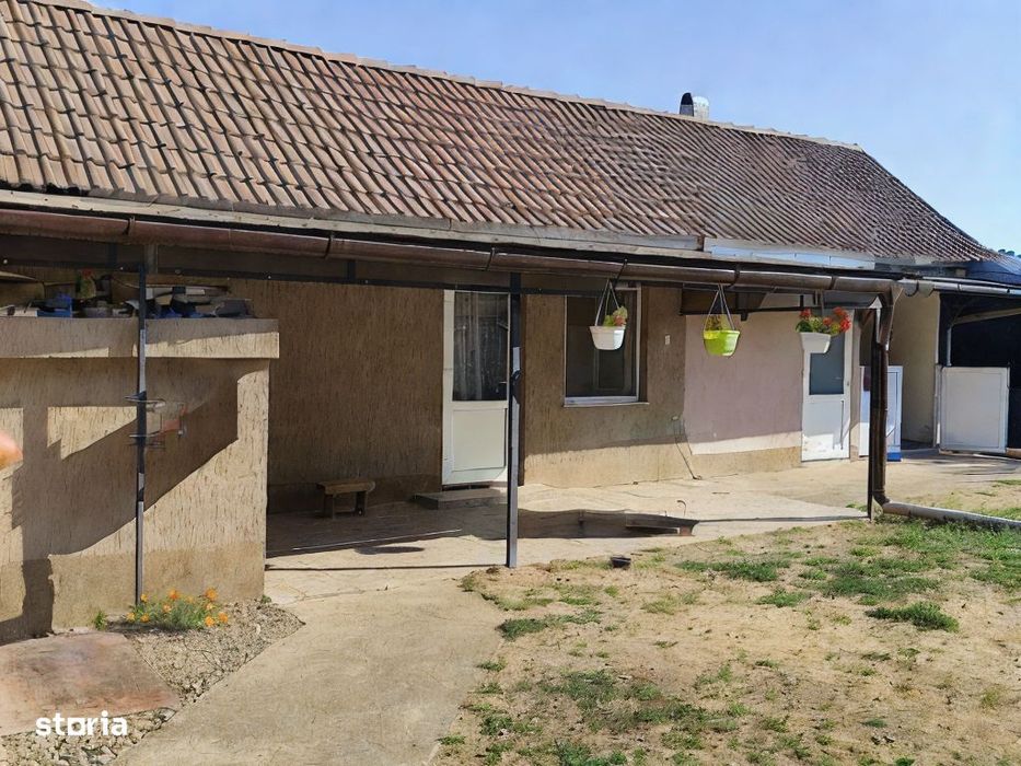 Casa la tara in Sacadat, Bihor, teren 2826 mp, acces auto - Vanzare