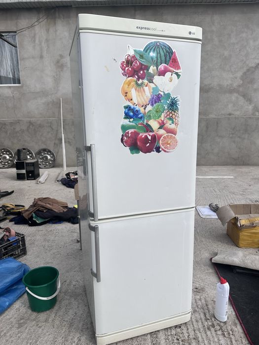 Продам холодильник