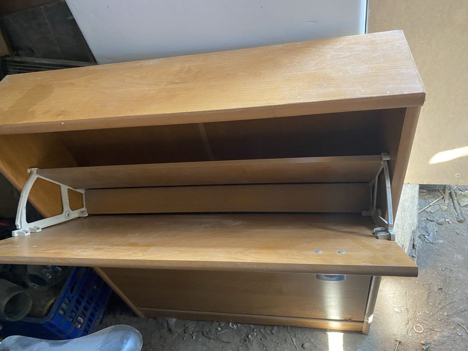 Обувница б/у с двумя отсеками