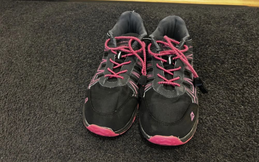 Vand adidasi fetita marimea 35