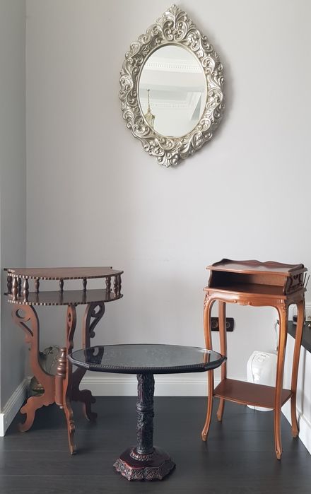 Comodină/Măsuță veche din lemn masiv