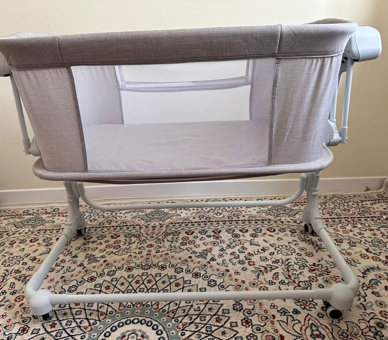 Детский электронный манеж-качалка