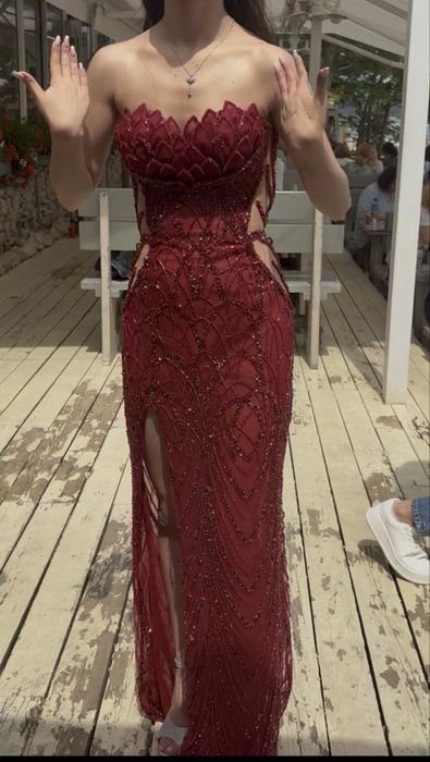 Бална рокля  (бурдо).