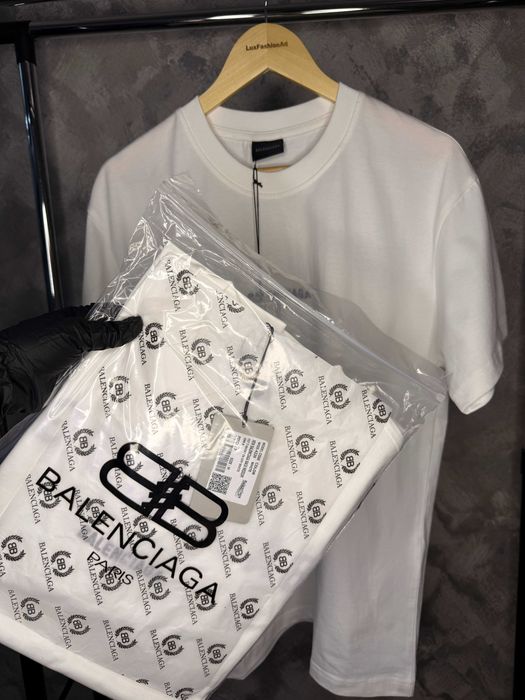 Tricou Balenciaga