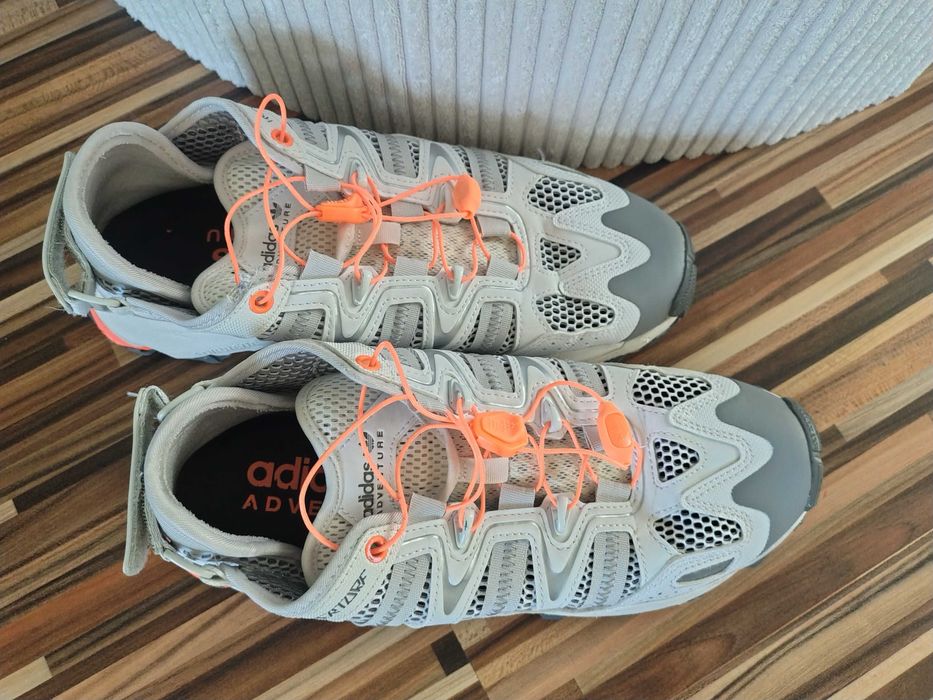 Adidas hyperturf  41 1/2