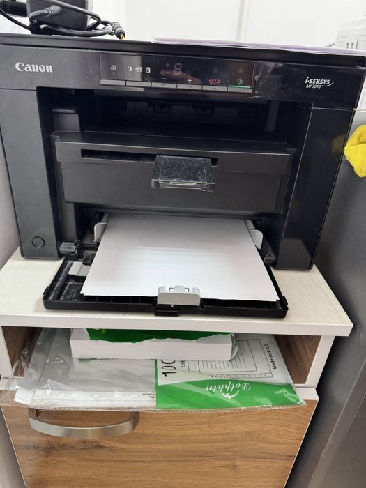 Продаеться принтер Caon MF3010