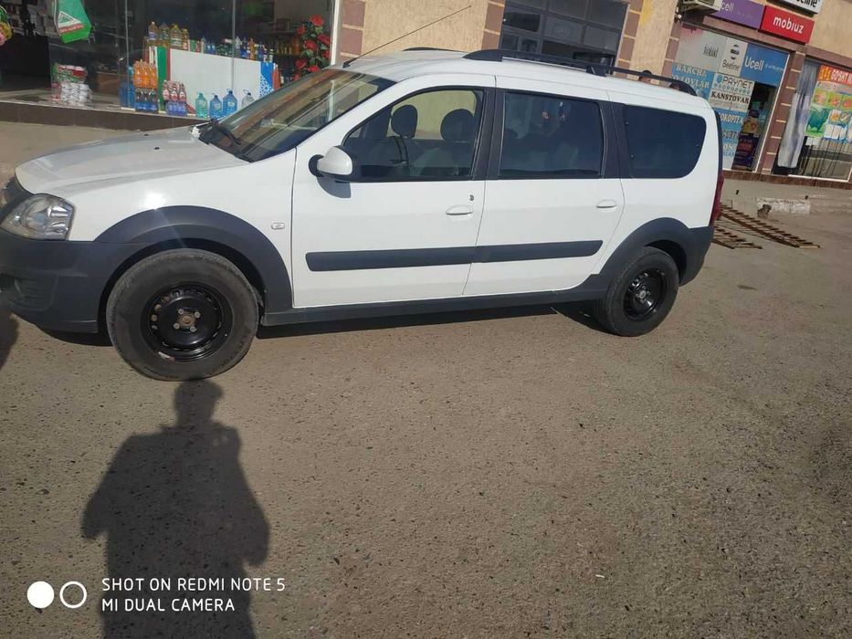 Lada Largus cross sotiladi