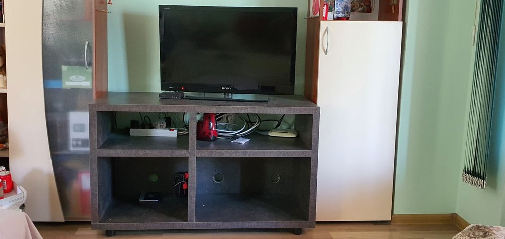 Супер здрав масивен луксозен тв шкаф