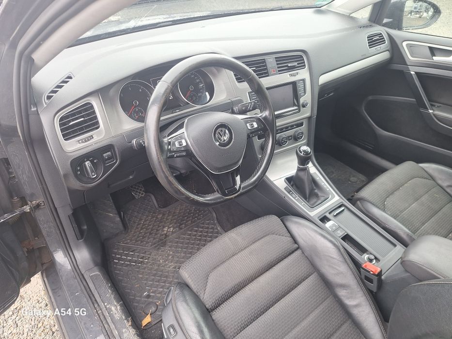 Dezmembrez VW Golf 7 break motor 1.6 CLBM cod culoare LI7F