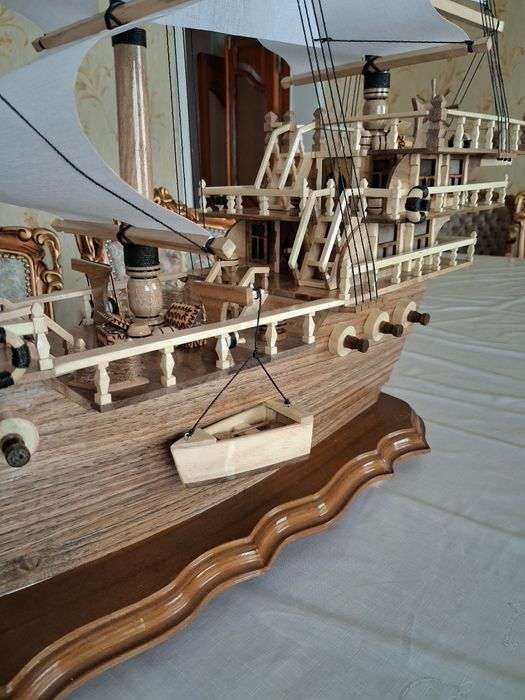 Корабль деревянный