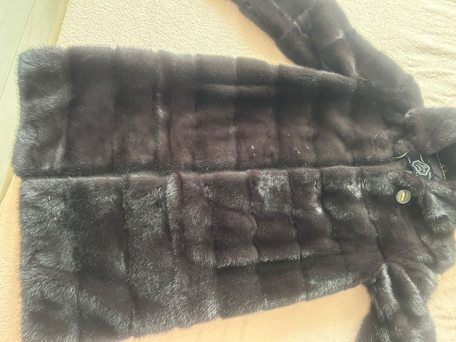 Срочно продам норковую шубу, 46 размера с капьюшоном