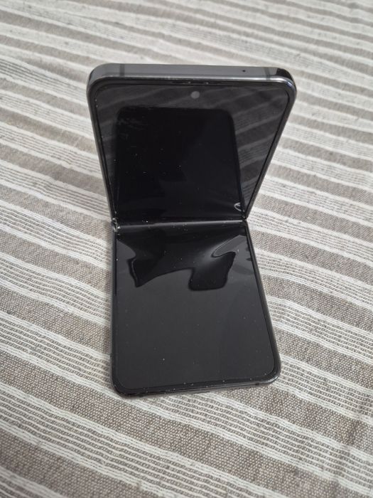 3 Telefoane Samsung (toate au nevoie de înlocuire display)