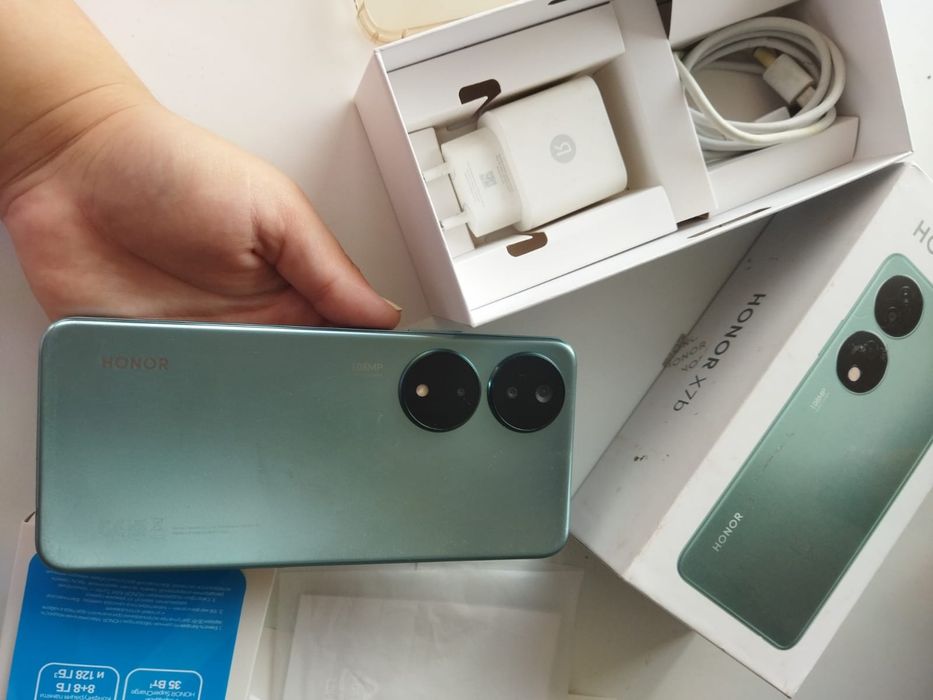Продаю телефон HONOR X7b
