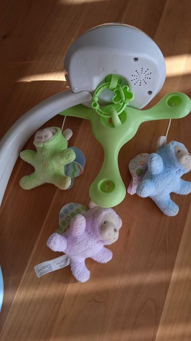 Музикална въртележка с проектор на Fisher price