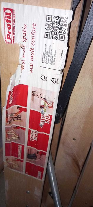 Scară ușă mansardă