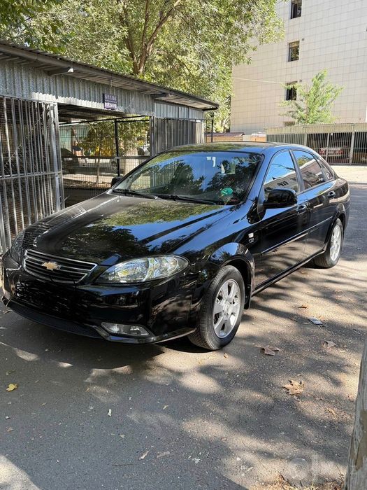Чёрная "LACETTI" Gentra