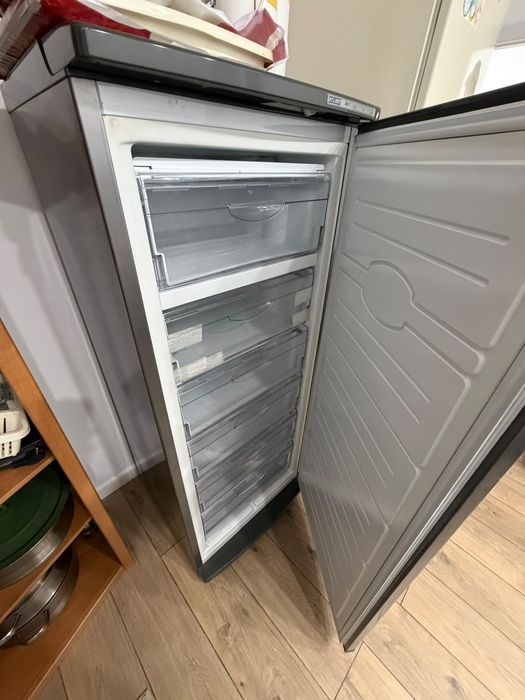 Продам морозильник ATLANT