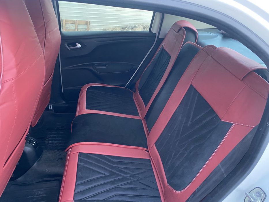 Пежо 301 год 2013  1,6 об