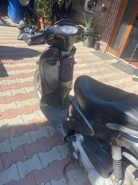Scuter de vanzare aprilia scarabeo