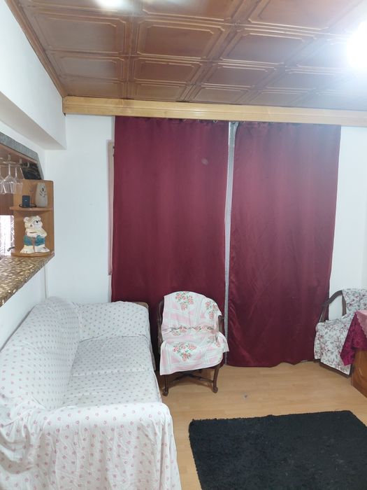 Închiriez apartament cu doua camere in Hațeg lîngă școală Generală  2