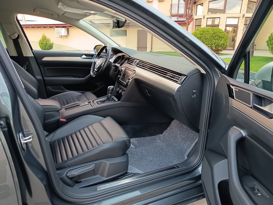 Vw Passat B8 4Motion/An 2016/Motor 2.0 Bi-TDI 240 Cp/Matrix/DSG/ACC/Distronic/Navi/Full Piele/Padele F1/Stare Nouă/Adus de 2 Zile/Fără Defecte