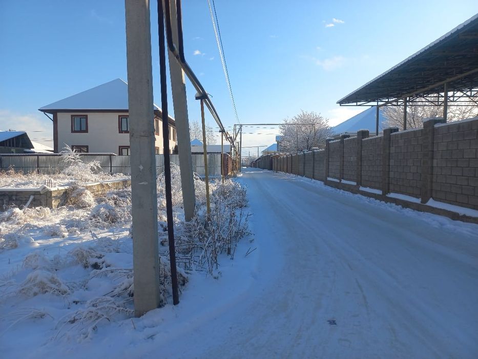 Жер сатылады. 5соттык село шамалганда 2этаждык фундаментмен.