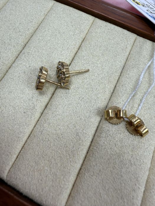 Золотые серьги с бриллиантами