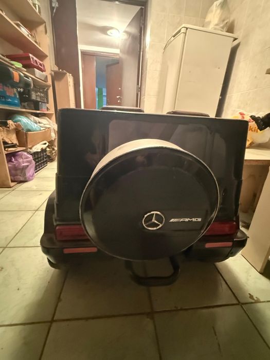 Продам машину детскую