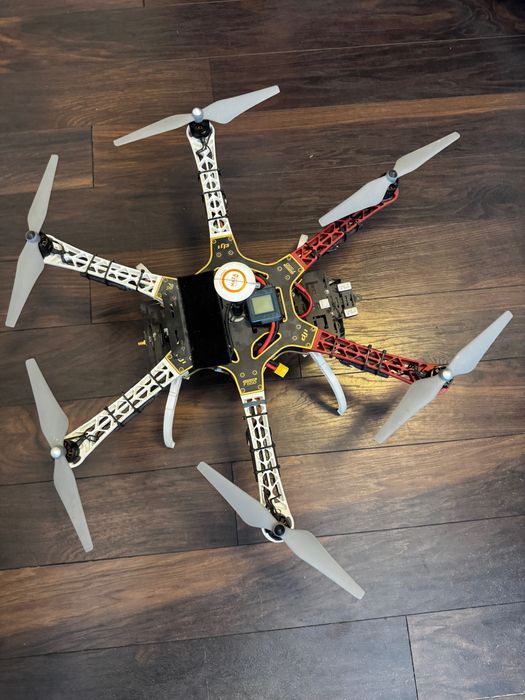 Pachet 3 drone profesionale împreună cu toate accesoriile