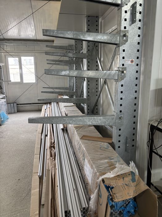 Rafturi zincate cantilever