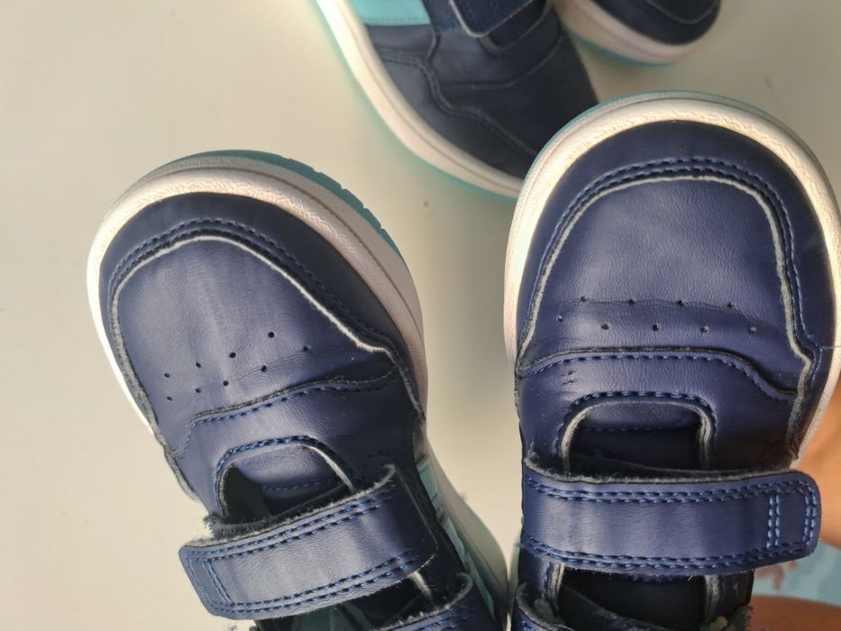 Маратонки Adidas 28 и 29 номер