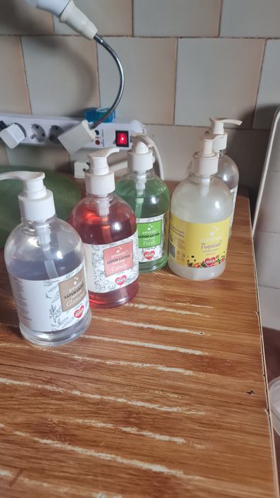Ceara de albine 98% puritate ,sapun lichid si solid. Pret 38 lei /