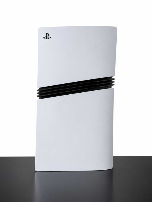 PS5 Pro 2TB + Disc Drive + 2 DualSense + гаранция | Отлично състояние