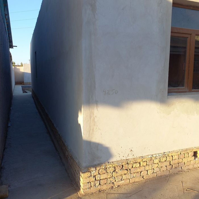 Хива дуконга якин жойда 1 каватли 350 кв ховли сотилади