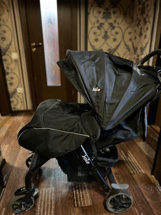 Коляска прогулочная Joie Muze