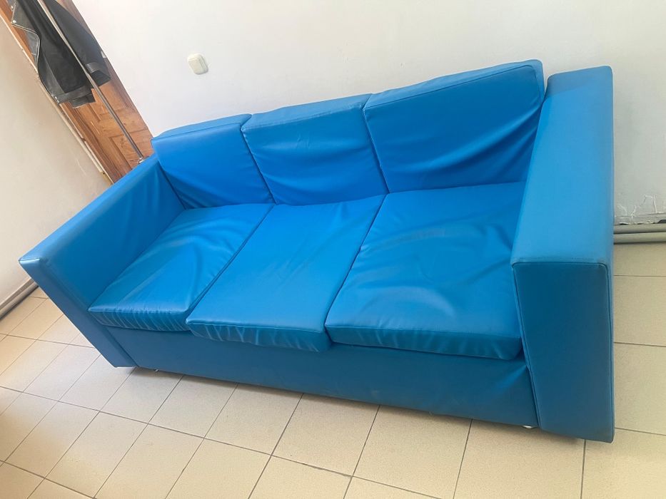 Продам Диван в хорошем состоянии