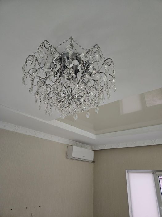 Продам люстру в очень хорошем состояний