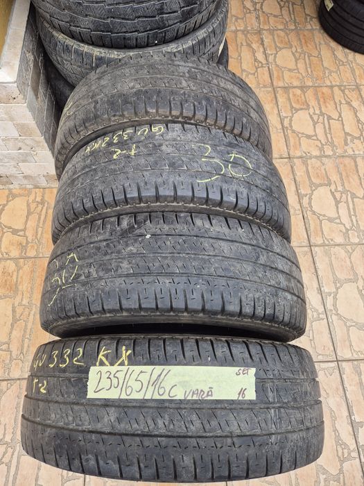 Vând cauciucuri 235/65/16 C de vară//Michelin// imp Germania //