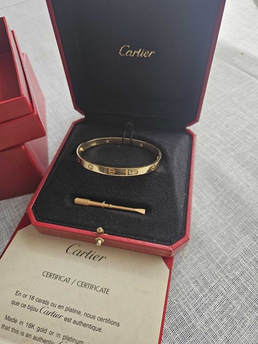 Уникална гривна Cartier Love