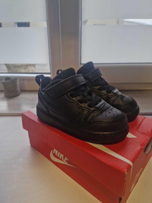 Pantofi Nike marimea 23