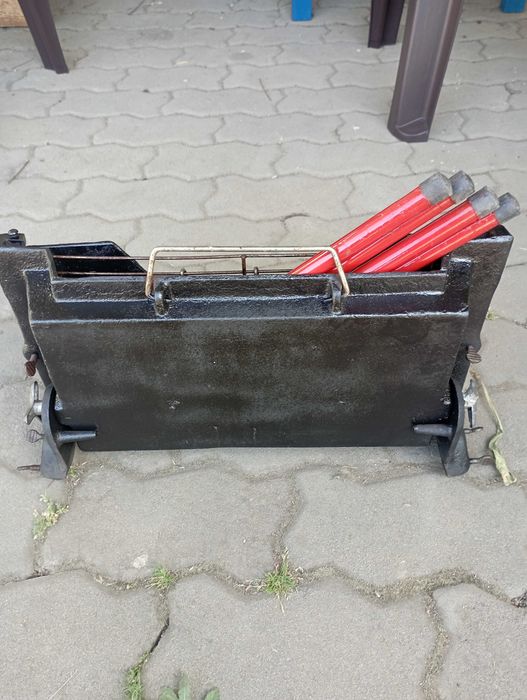 Vand gratar pliabil, portabil ideal pentru picnicuri la iarba verde.