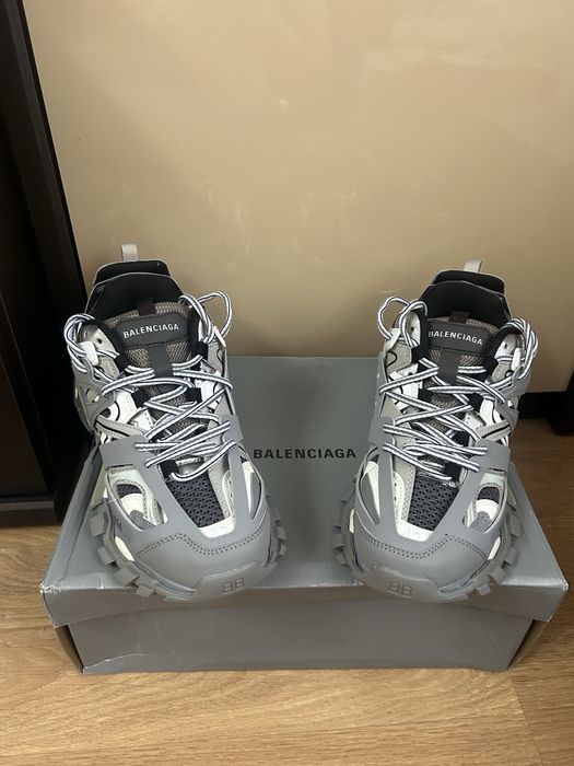 Balenciaga track 42