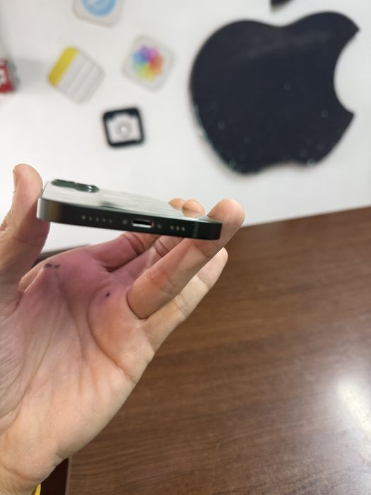 Vand Iphone 13 128Gb Green impecabil